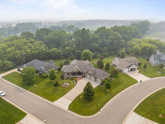 1835 PRESIDENTIAL DRIVE, Neenah, WI 54956