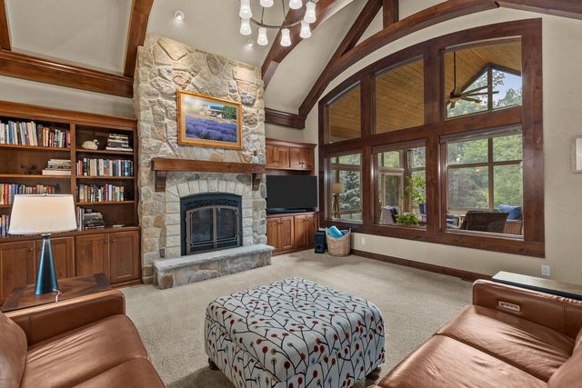 1835 PRESIDENTIAL DRIVE, Neenah, WI 54956