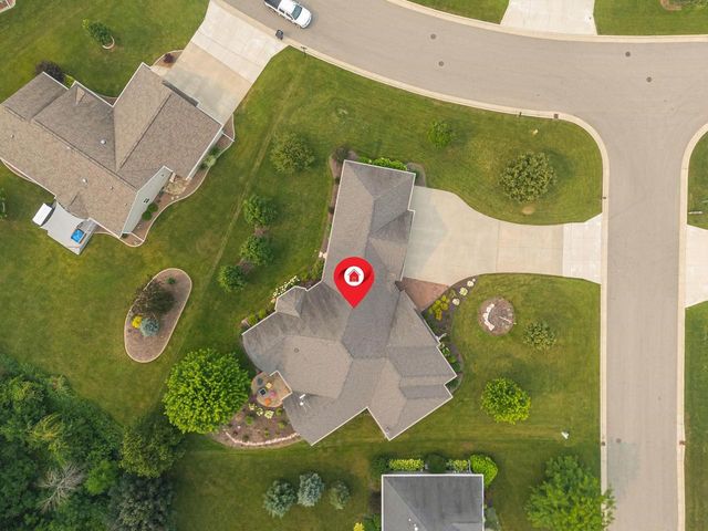 1835 PRESIDENTIAL DRIVE, Neenah, WI 54956