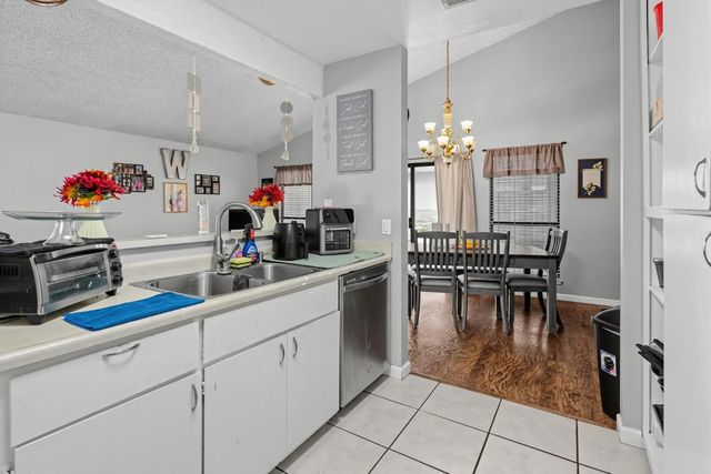 7905 Lichen Dr, Citrus Heights, CA 95621