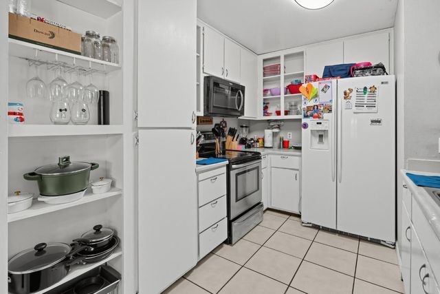 7905 Lichen Dr, Citrus Heights, CA 95621