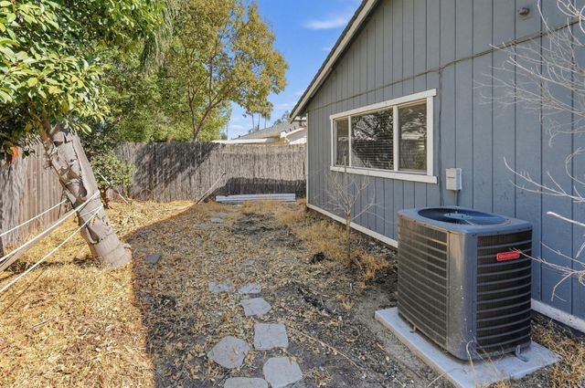 7905 Lichen Dr, Citrus Heights, CA 95621