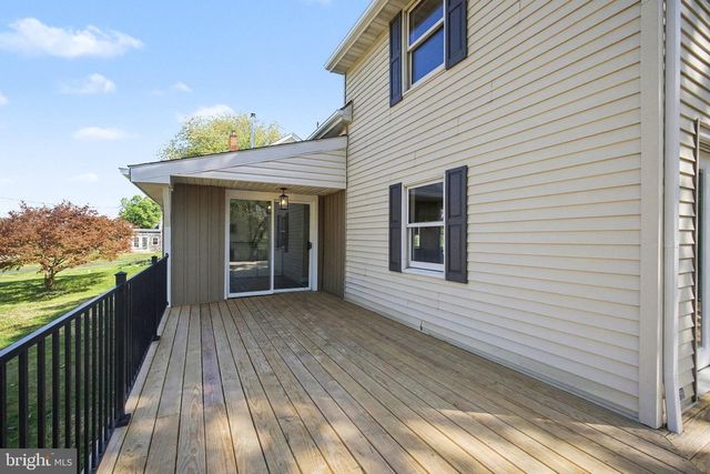 922 N OLD RD, Strasburg, PA 17579