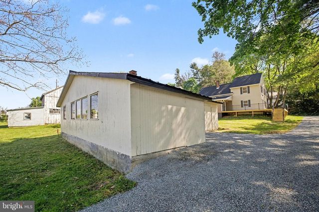 922 N OLD RD, Strasburg, PA 17579