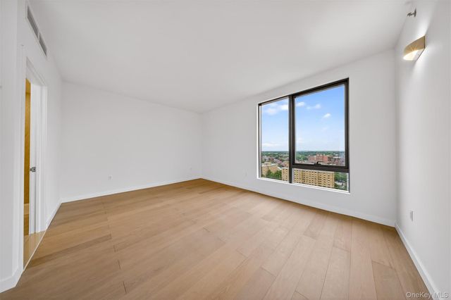 33-71 Prince Street 15J, Flushing, NY 11354