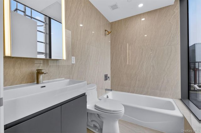 33-71 Prince Street 15J, Flushing, NY 11354
