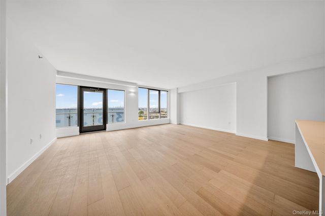 33-71 Prince Street 15J, Flushing, NY 11354