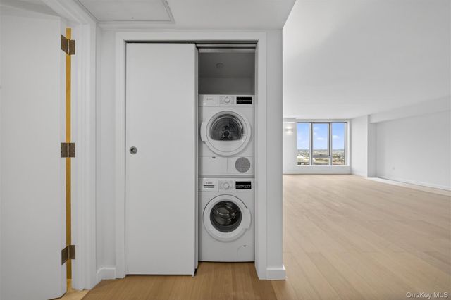 33-71 Prince Street 15J, Flushing, NY 11354