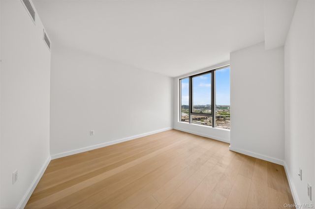 33-71 Prince Street 15J, Flushing, NY 11354