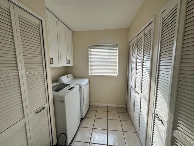 3245 Village Green Dr, Miami, FL 33175