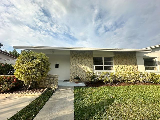 3245 Village Green Dr, Miami, FL 33175