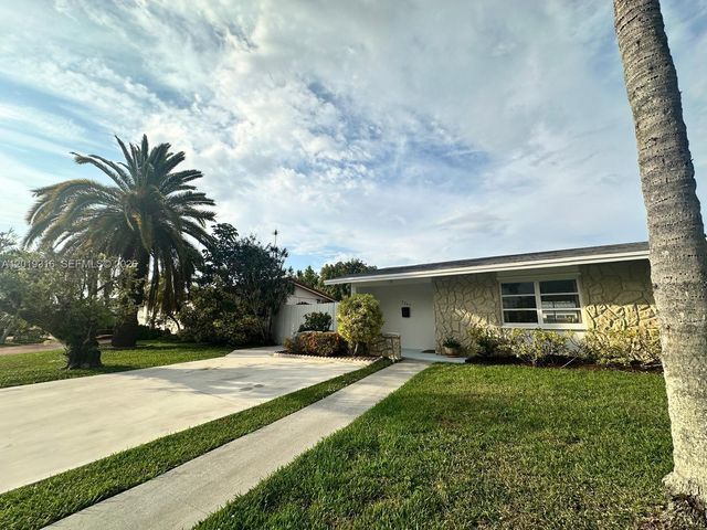 3245 Village Green Dr, Miami, FL 33175