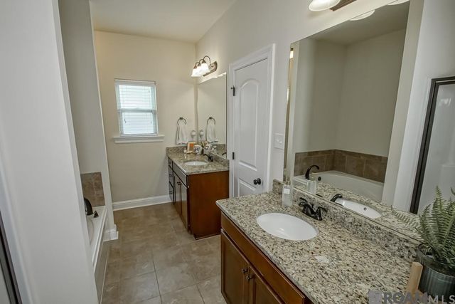 39237 Majestic Wood Ave, Gonzales, LA 70737