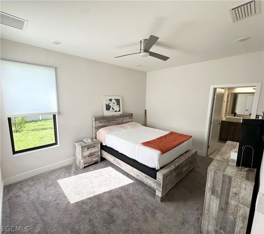 1613 N Gator CIR, Cape Coral, FL 33909