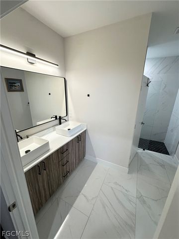 1613 N Gator CIR, Cape Coral, FL 33909