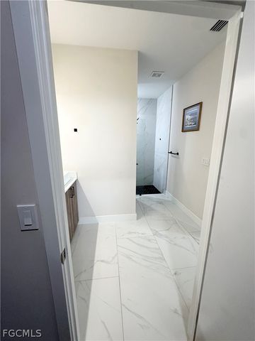 1613 N Gator CIR, Cape Coral, FL 33909