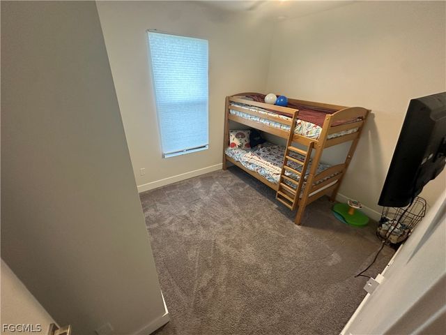 1613 N Gator CIR, Cape Coral, FL 33909