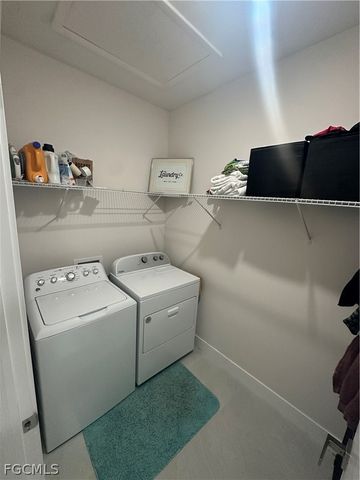 1613 N Gator CIR, Cape Coral, FL 33909