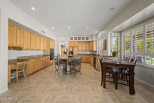 1116 W GLENHAVEN Drive, Phoenix, AZ 85045