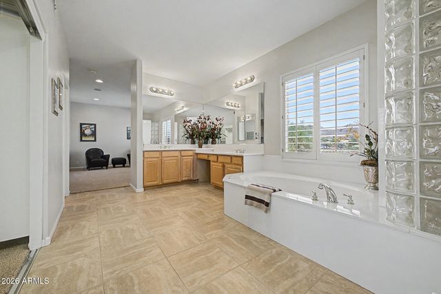 1116 W GLENHAVEN Drive, Phoenix, AZ 85045