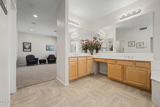 1116 W GLENHAVEN Drive, Phoenix, AZ 85045