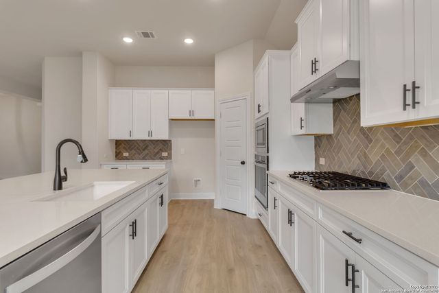 107 MATADOR, Boerne, TX 78006