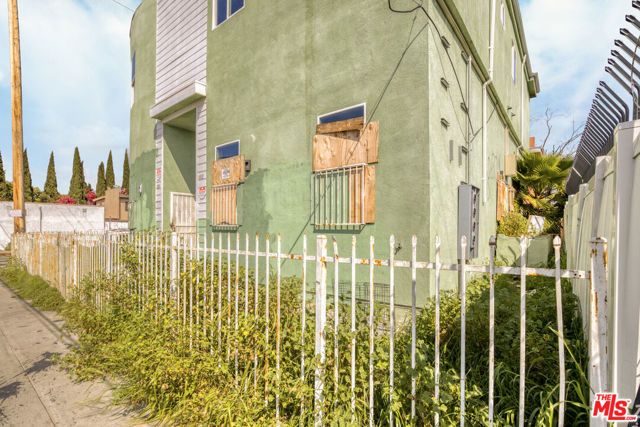 6500 S Main Street, Los Angeles, CA 90003