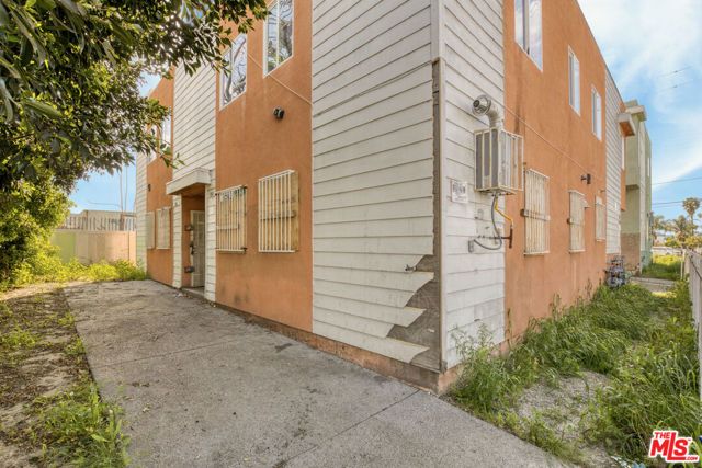 6500 S Main Street, Los Angeles, CA 90003