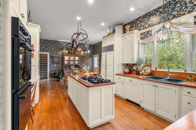 1A Hartford Street, Dover, MA 02030