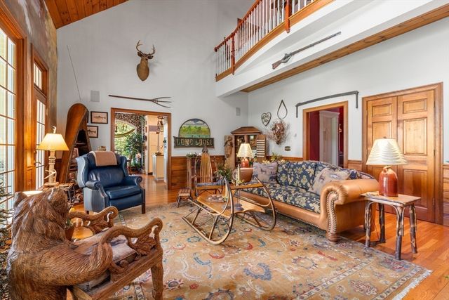 1A Hartford Street, Dover, MA 02030