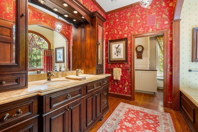 1A Hartford Street, Dover, MA 02030