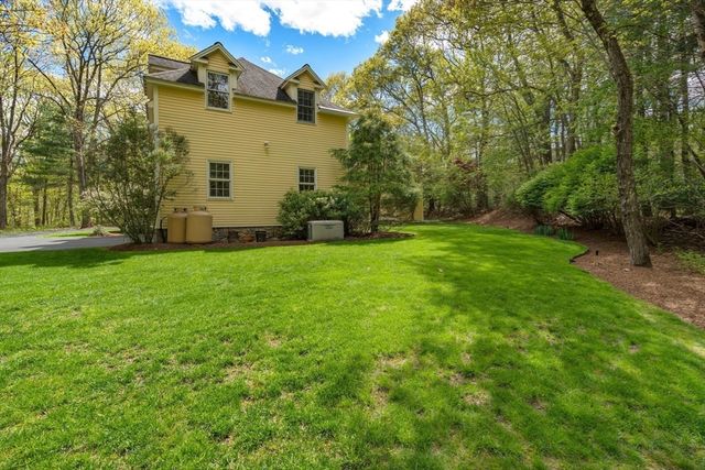 1A Hartford Street, Dover, MA 02030