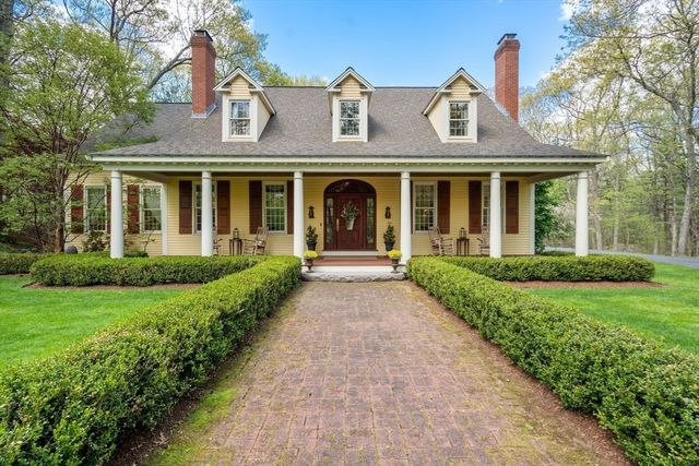 1A Hartford Street, Dover, MA 02030