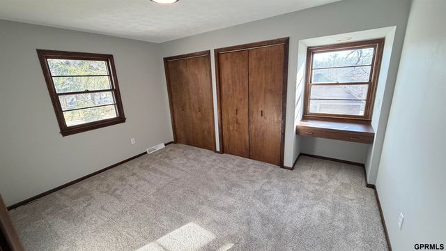 4312 N 85 Avenue Circle, Omaha, NE 68134