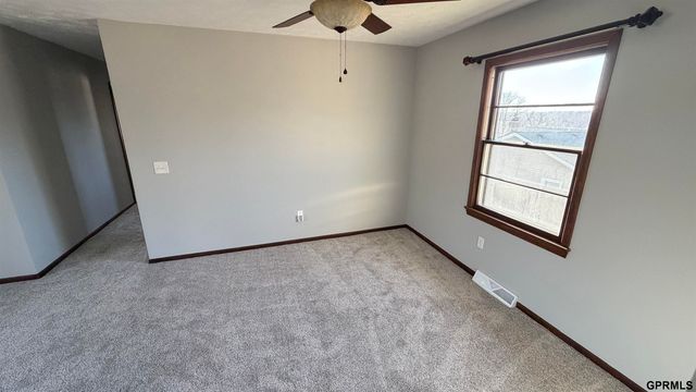 4312 N 85 Avenue Circle, Omaha, NE 68134