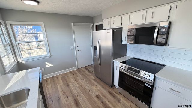 4312 N 85 Avenue Circle, Omaha, NE 68134