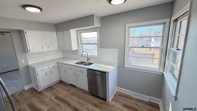 4312 N 85 Avenue Circle, Omaha, NE 68134