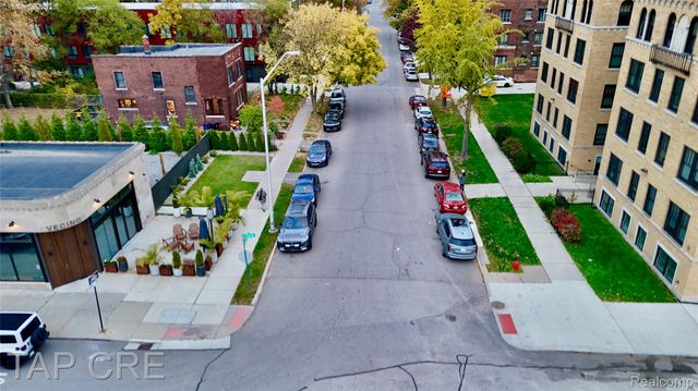 684 W Alexandrine Street, Detroit, MI 48201