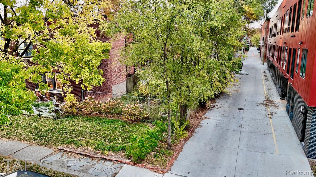 684 W Alexandrine Street, Detroit, MI 48201