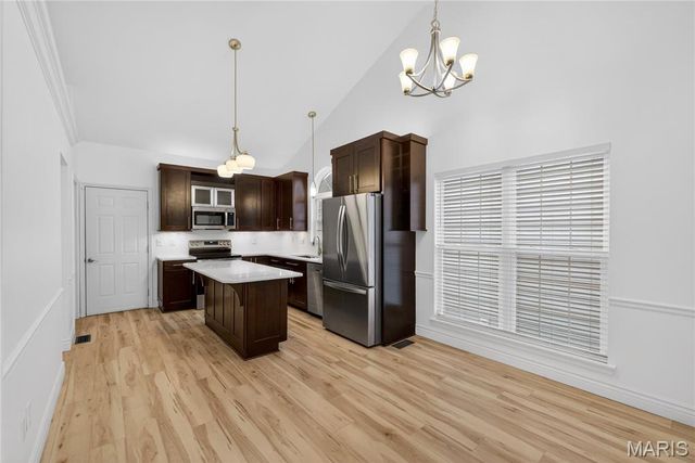 931 Wellesley Place Drive, Chesterfield, MO 63017