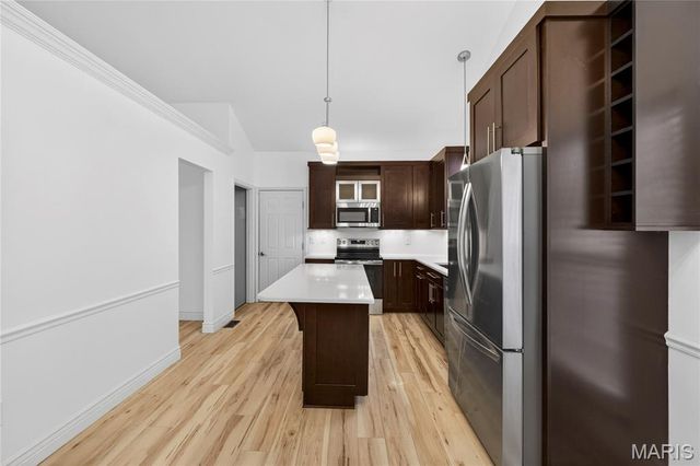 931 Wellesley Place Drive, Chesterfield, MO 63017