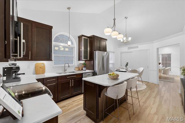 931 Wellesley Place Drive, Chesterfield, MO 63017