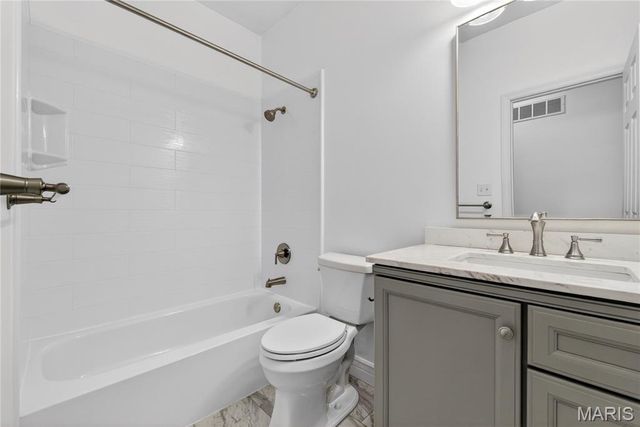 931 Wellesley Place Drive, Chesterfield, MO 63017