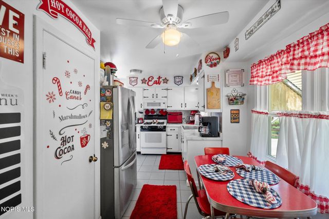 537 Lynnhaven Drive, Toledo, OH 43609