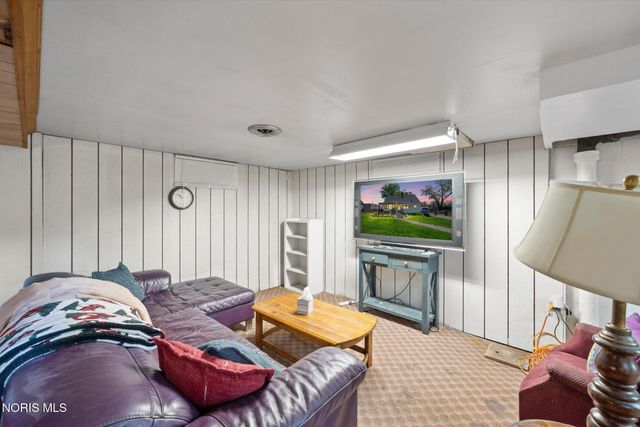 537 Lynnhaven Drive, Toledo, OH 43609