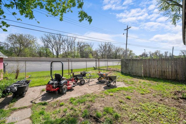 537 Lynnhaven Drive, Toledo, OH 43609