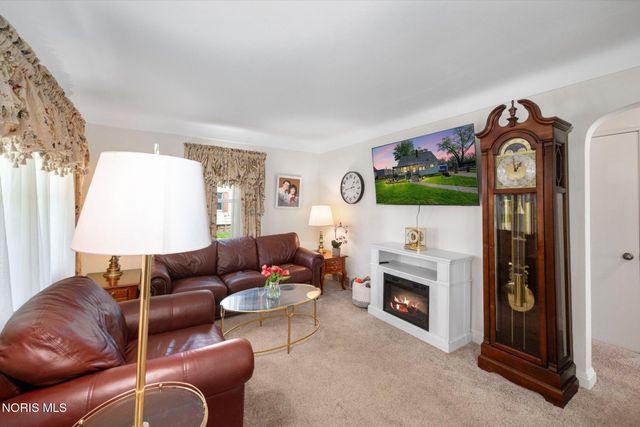537 Lynnhaven Drive, Toledo, OH 43609