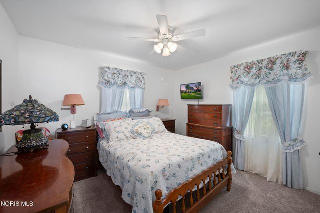 537 Lynnhaven Drive, Toledo, OH 43609