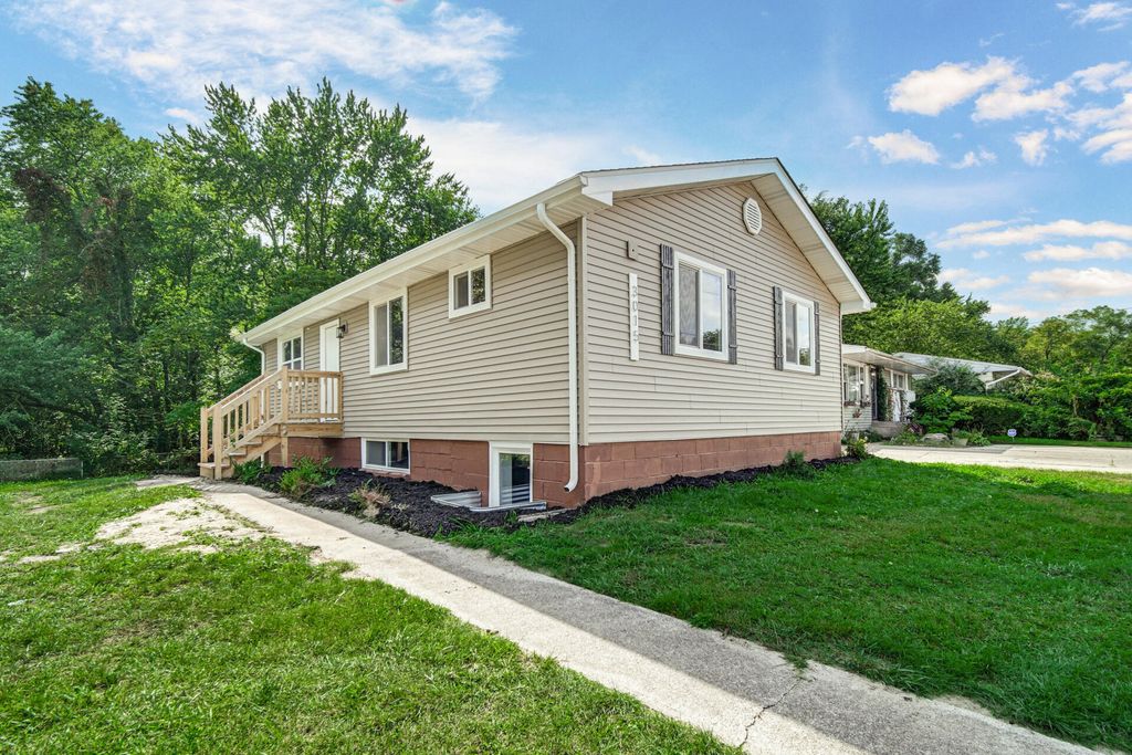 3015 W Ridge Road, Hobart, IN 46342