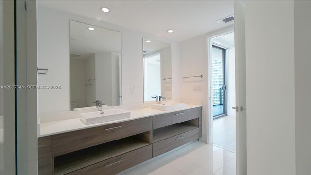 1300 S Miami Avenue 2610, Miami, FL 33130